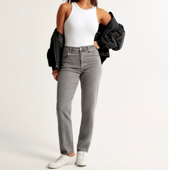 NWT Abercrombie & Fitch Curve Love High Rise Mom Jean Grey Size 25 Regular - Picture 1 of 12